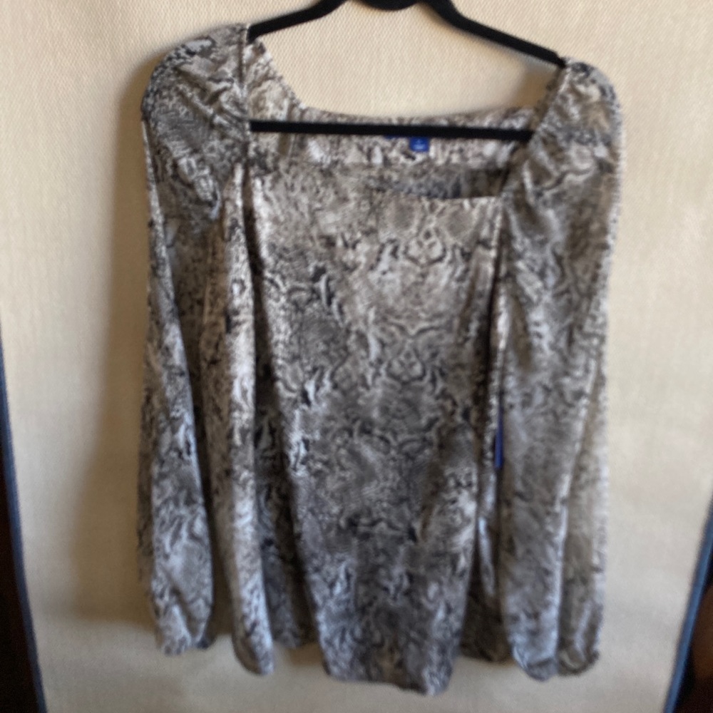 Apt9 leopard print crepe blouse NWOT